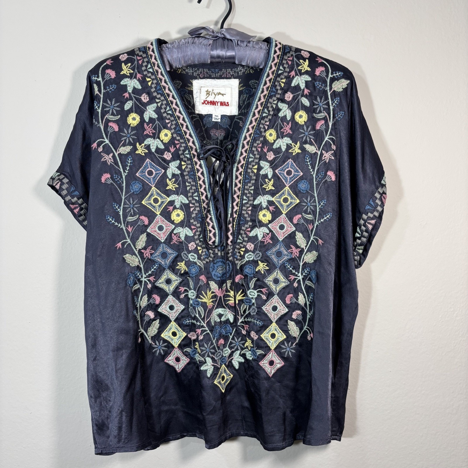 Johnny Was Biya Hendaya Embroidered Satin Blouse Tunic Top Dark Blue Size Pxs
